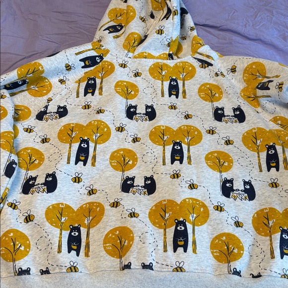 Super cute bear and bee zip up hoodie. adult size adult size large. EUC - Picture 7 of 10
